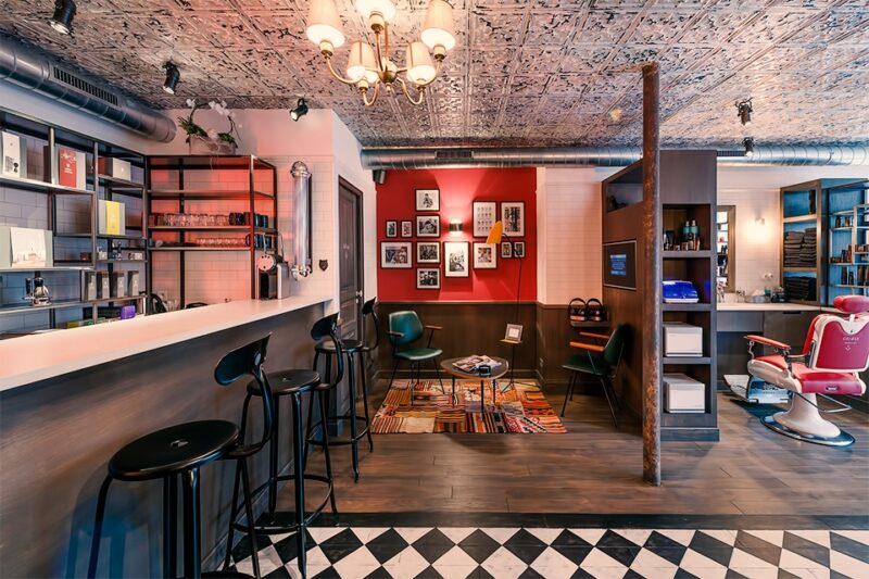 Salon de coiffure et bar